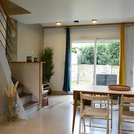 Jolie Maison De Ville Avec Extérieur à * Dijon